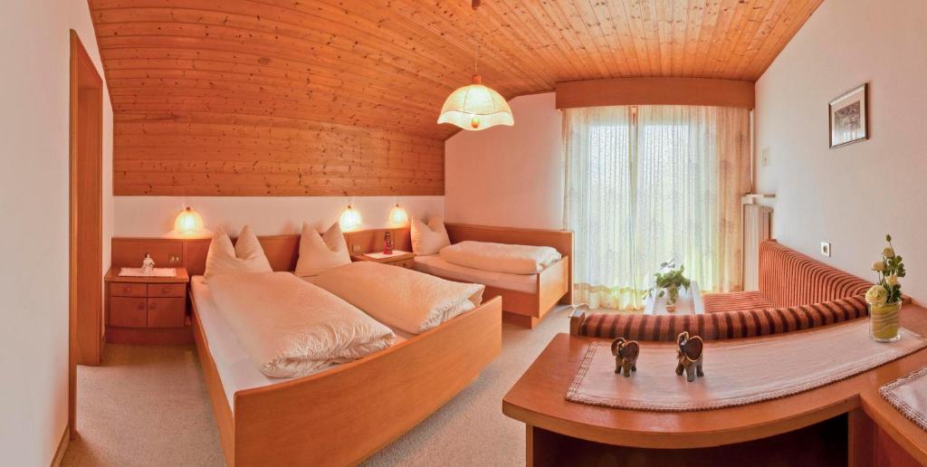 Haus Christl Bed & Breakfast Lana Room photo